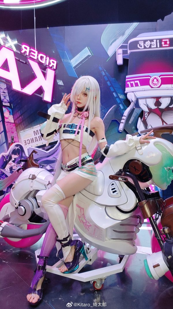 2025东京电玩展：Kitaro绮太郎的追逐卡蕾多白伶cos掀起热潮