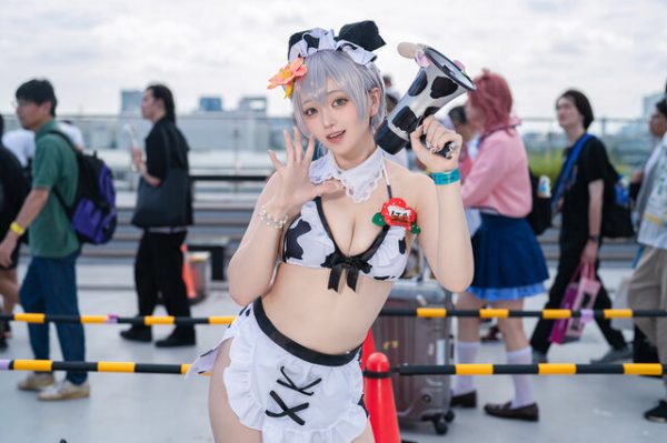 温柔与力量并存：瑞海にも的白银诺艾尔cos引爆Comiket 106