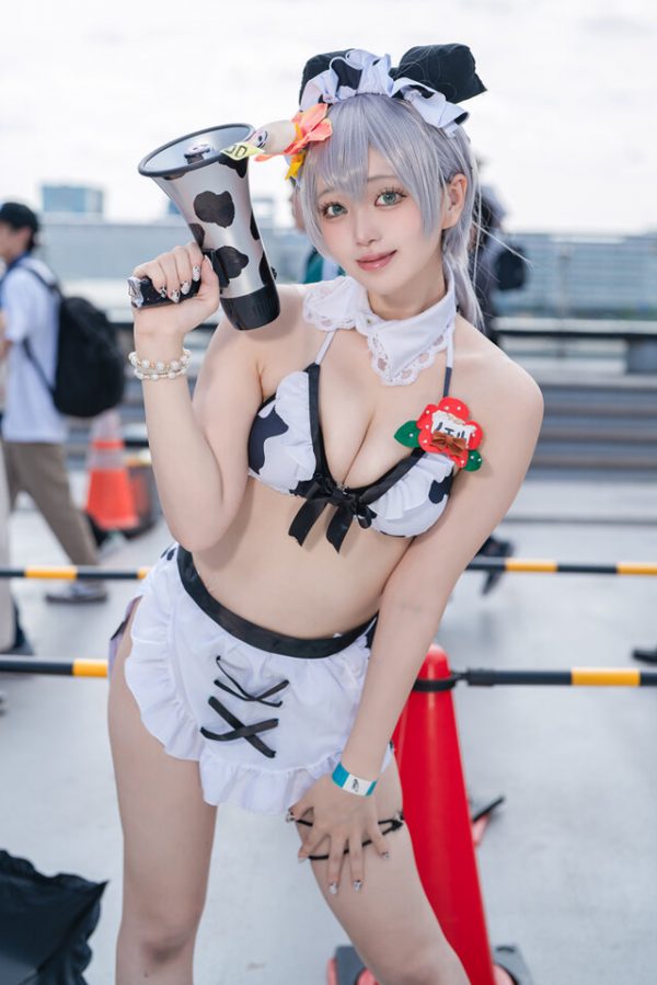 温柔与力量并存：瑞海にも的白银诺艾尔cos引爆Comiket 106