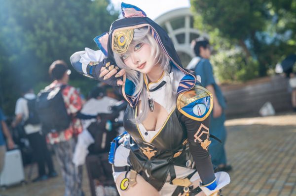 Ai_Nari赛飞儿COS：完美演绎星穹铁道捷足贼星的神秘与优雅