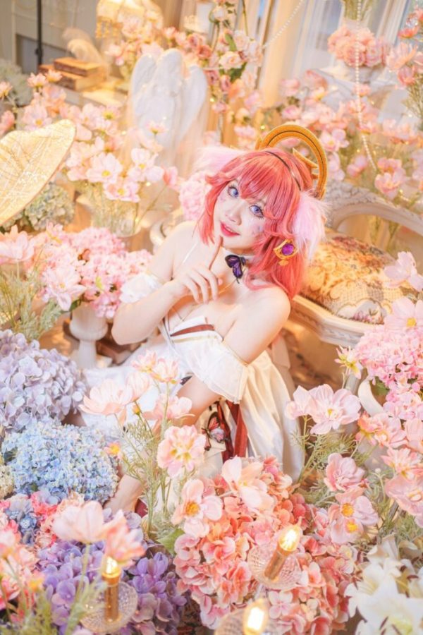 才华洋溢Coser Ichika原神八重神子COS：绝美新娘造型惊艳全场