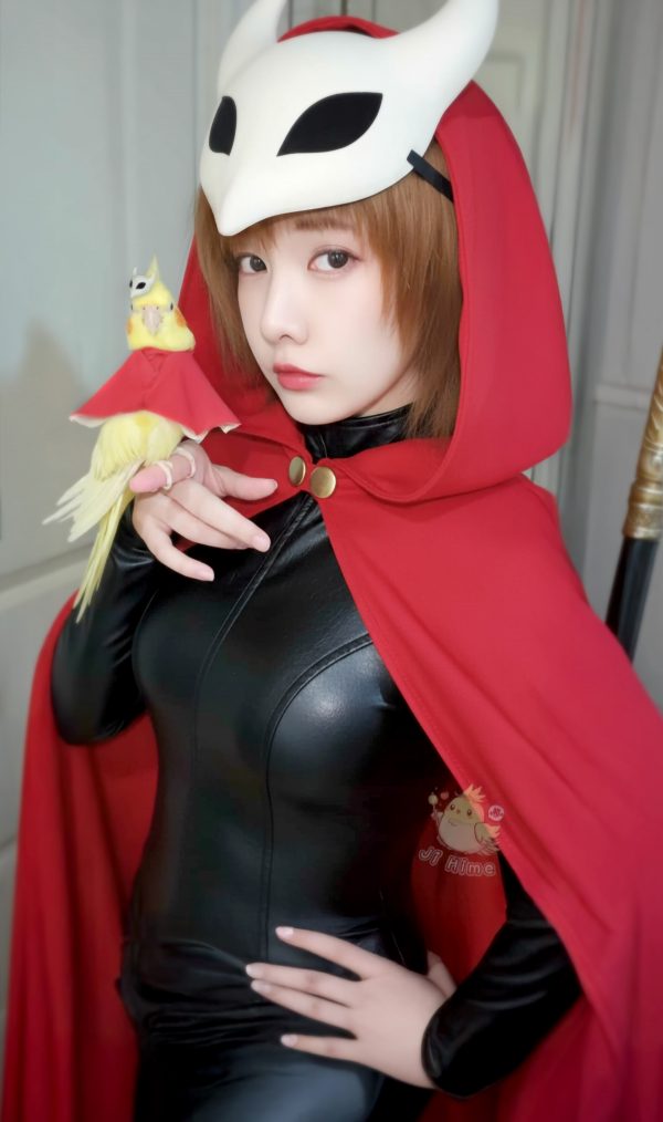 菲丝空洞骑士大黄蜂COS：混搭风格的角色扮演，可爱度爆表！