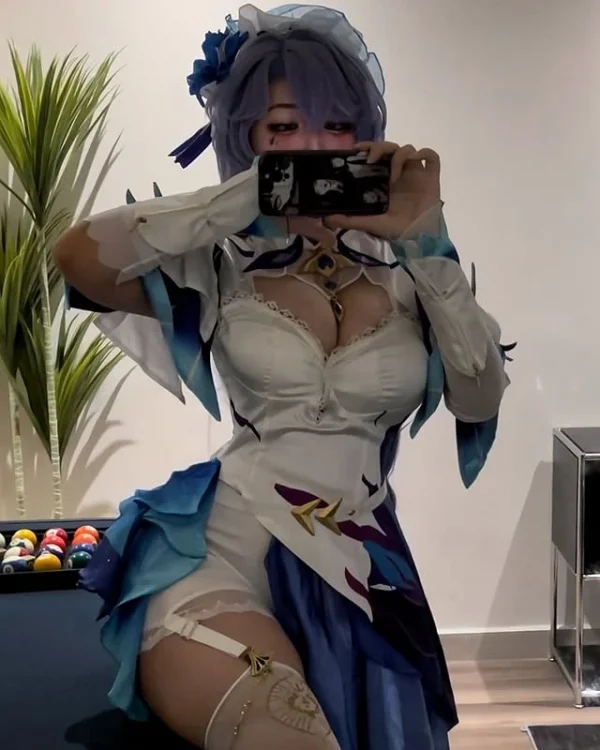 神秘面纱下的魅力:越南Coser AzuLivyatan不露脸征服百万粉丝