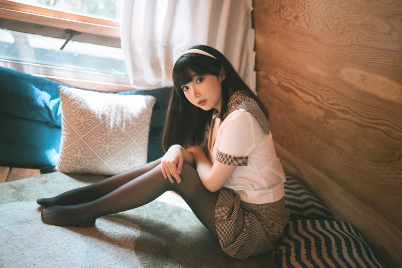 面饼仙儿cosJK女孩|面饼仙儿_丝袜露营·JK女孩cos作品[40P-499MB]