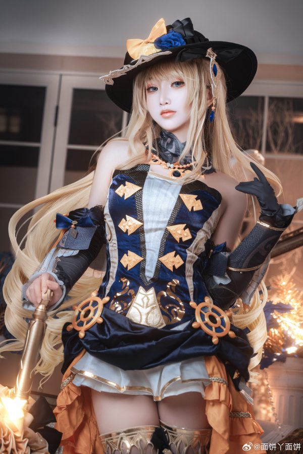 《原神》娜维娅COS赏析：面饼仙儿演绎枫丹贵族的锋芒与优雅