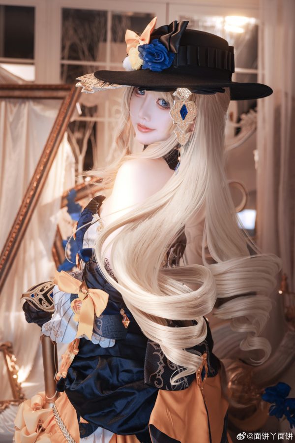 《原神》娜维娅COS赏析：面饼仙儿演绎枫丹贵族的锋芒与优雅