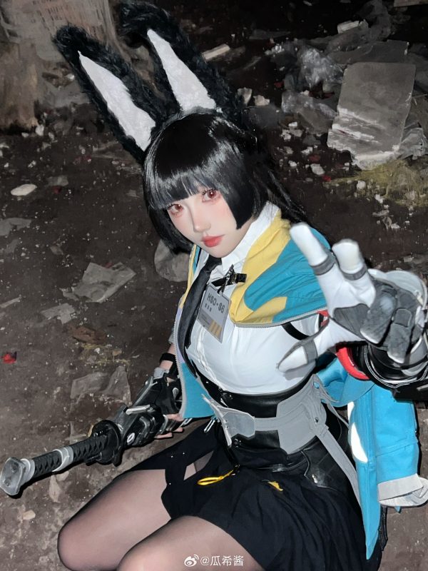 绝区零星见雅COS赏析|瓜希酱演绎冷静与战斗感的完美平衡 绝区零星见雅COS赏析|瓜希酱演绎冷静与战斗感的完美平衡