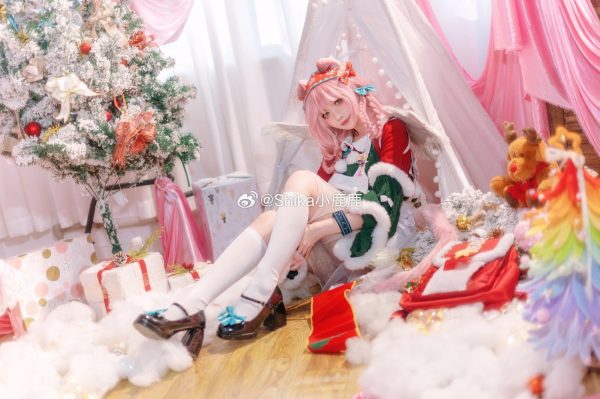 Shika小鹿鹿澄闪COS|圣诞奇迹降临的温柔守护明日方舟治愈系角色