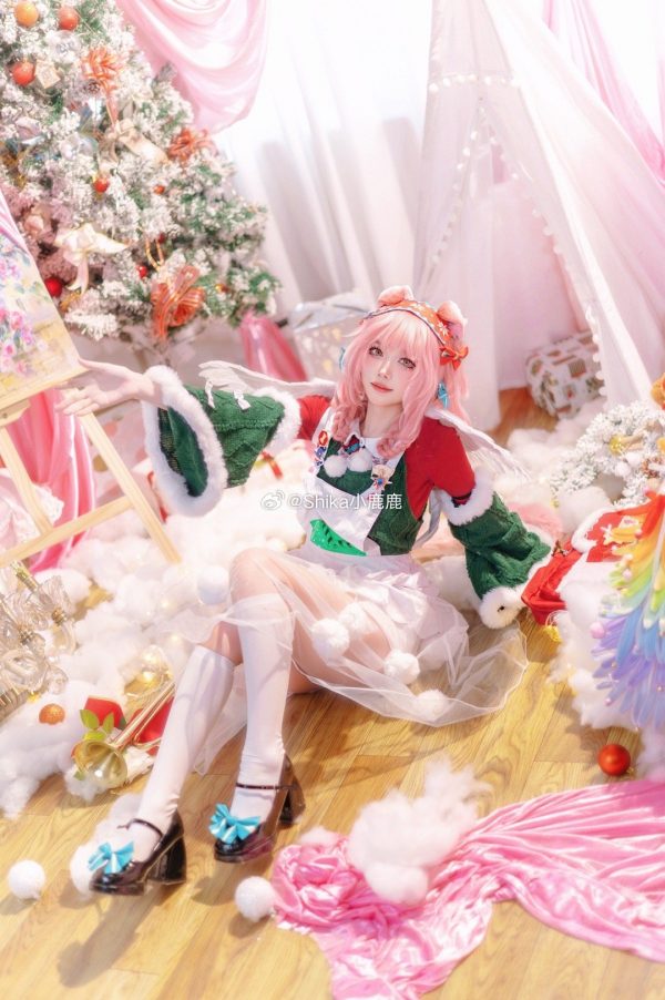 Shika小鹿鹿澄闪COS|圣诞奇迹降临的温柔守护明日方舟治愈系角色