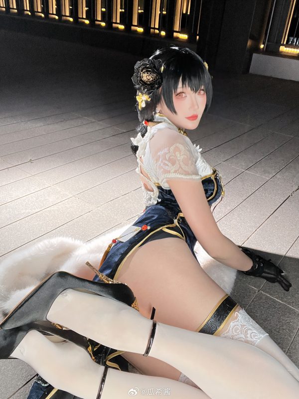 深空之眼陵光旗袍COS|瓜希酱演绎冷艳东方美学与优雅张力 深空之眼陵光旗袍COS|瓜希酱演绎冷艳东方美学与优雅张力