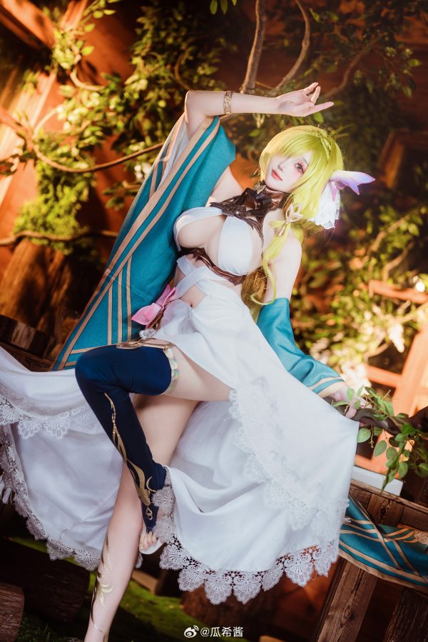 碧蓝航线花园里的温柔舰影:瓜希酱七省COS优雅气质拉满 碧蓝航线花园里的温柔舰影:瓜希酱七省COS优雅气质拉满