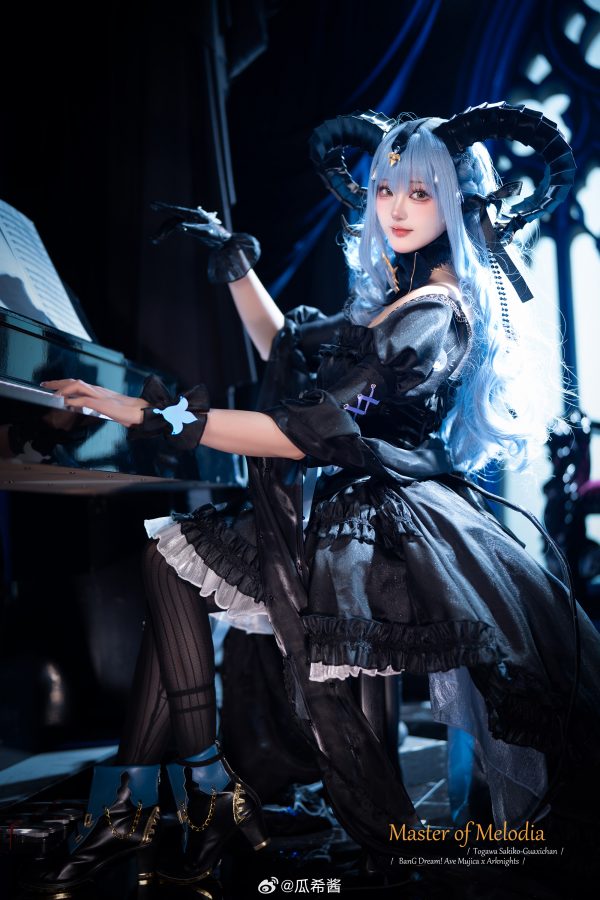 明日方舟丰川祥子COS：瓜希酱演绎旋律的主人的优雅与舞台掌控