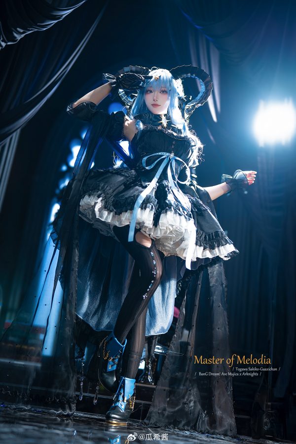 明日方舟丰川祥子COS：瓜希酱演绎旋律的主人的优雅与舞台掌控