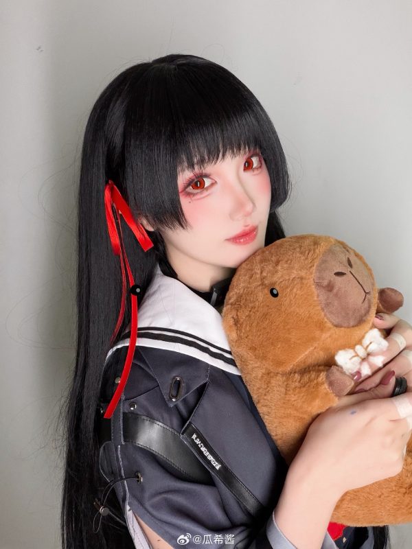 朽叶千咲冷感与危险的边界试探:瓜希酱鸣潮COS冷感气质拆解 朽叶千咲冷感与危险的边界试探:瓜希酱鸣潮COS冷感气质拆解