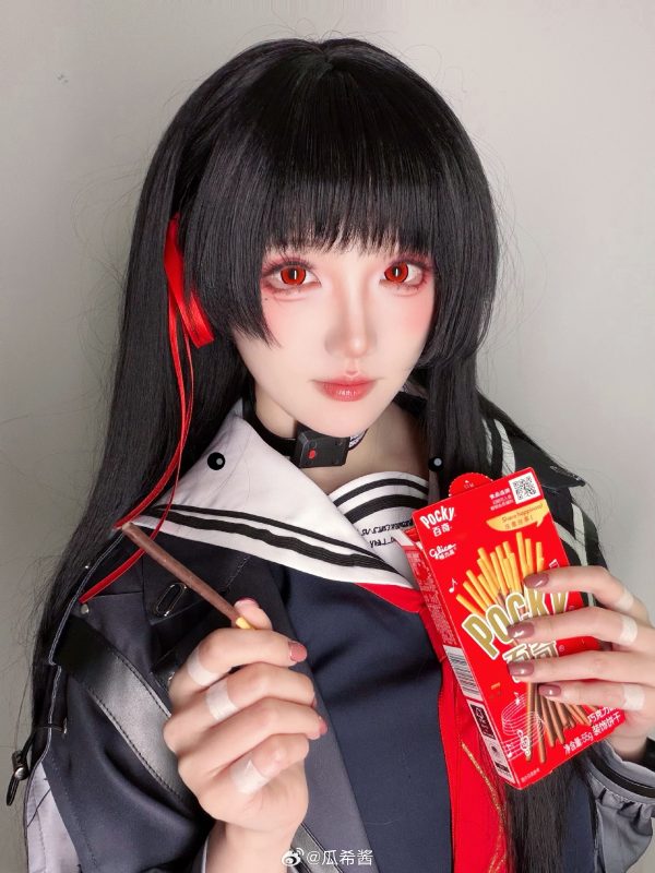 朽叶千咲冷感与危险的边界试探:瓜希酱鸣潮COS冷感气质拆解 朽叶千咲冷感与危险的边界试探:瓜希酱鸣潮COS冷感气质拆解