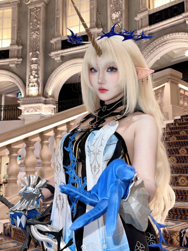 鸣潮卡提希娅COS惊艳还原！瓜希酱演绎异界精灵的高贵气场