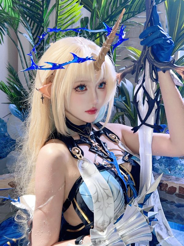 鸣潮卡提希娅COS惊艳还原！瓜希酱演绎异界精灵的高贵气场