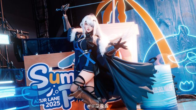 瓜希酱基洛夫COS:完美演绎霓虹舞台上舰队战士的冷艳与锋芒 瓜希酱基洛夫COS:完美演绎霓虹舞台上舰队战士的冷艳与锋芒