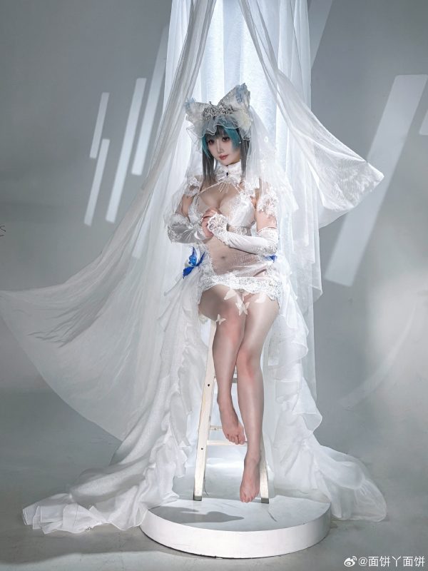 碧蓝航线柴郡花嫁COS:面饼仙儿如何平衡猫系新娘的优雅与俏皮 碧蓝航线柴郡花嫁COS:面饼仙儿如何平衡猫系新娘的优雅与俏皮