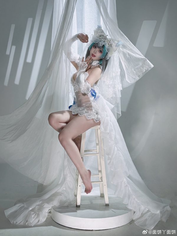 碧蓝航线柴郡花嫁COS:面饼仙儿如何平衡猫系新娘的优雅与俏皮 碧蓝航线柴郡花嫁COS:面饼仙儿如何平衡猫系新娘的优雅与俏皮