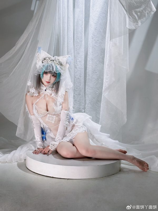 碧蓝航线柴郡花嫁COS:面饼仙儿如何平衡猫系新娘的优雅与俏皮 碧蓝航线柴郡花嫁COS:面饼仙儿如何平衡猫系新娘的优雅与俏皮