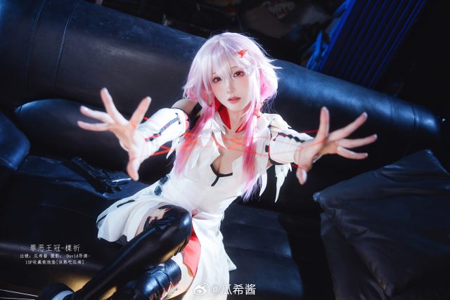 瓜希酱楪祈COS:完美演绎罪恶王冠冷艳少女的神秘与坚毅 瓜希酱楪祈COS:完美演绎罪恶王冠冷艳少女的神秘与坚毅