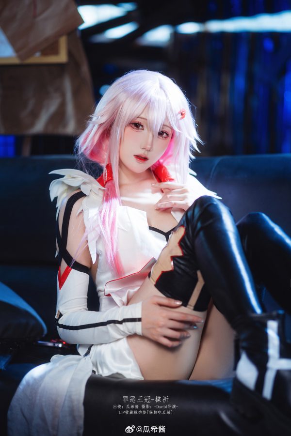 瓜希酱楪祈COS:完美演绎罪恶王冠冷艳少女的神秘与坚毅 瓜希酱楪祈COS:完美演绎罪恶王冠冷艳少女的神秘与坚毅