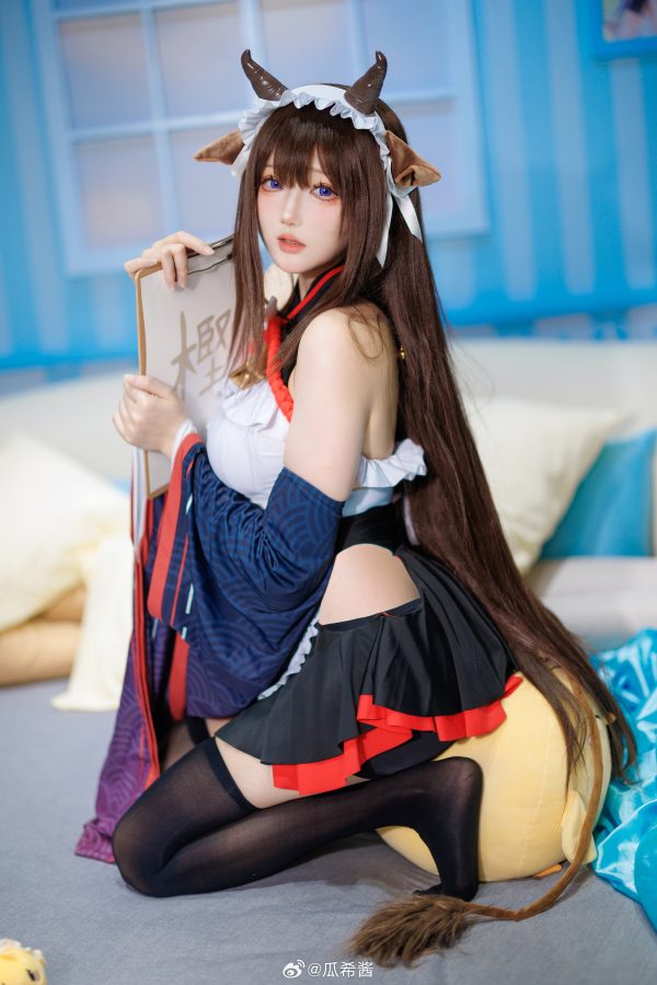 碧蓝航线牛角俏皮魅力无限：瓜希酱牛牛版樫野COS深度分析