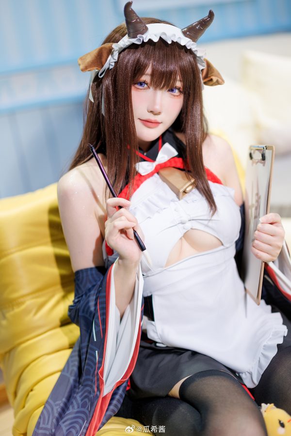 碧蓝航线牛角俏皮魅力无限：瓜希酱牛牛版樫野COS深度分析