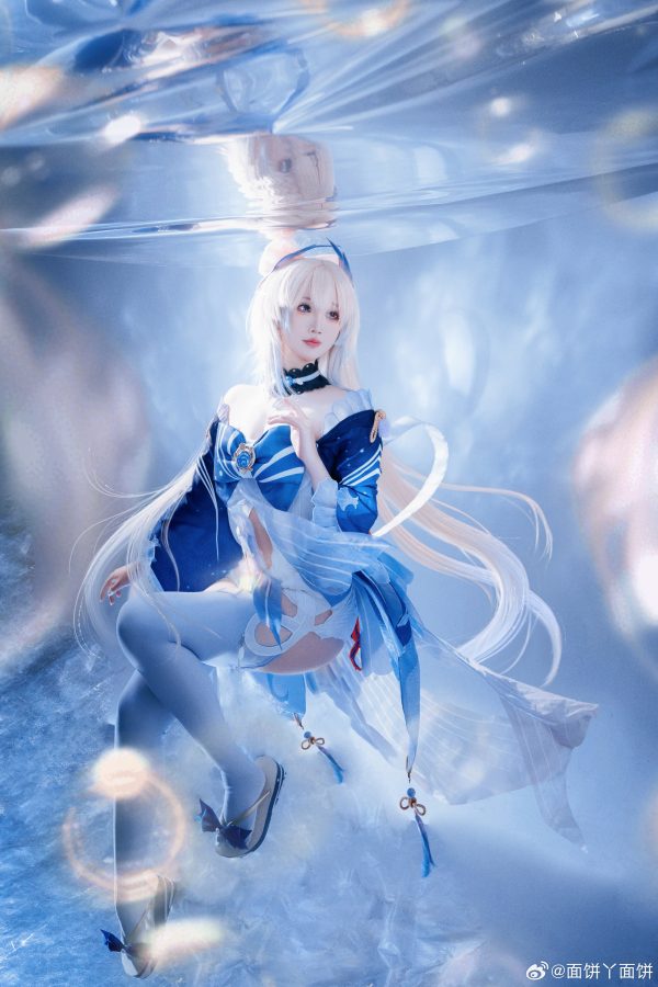 光影下的梦幻演绎：面饼仙儿COS珊瑚宫心海温柔与优雅的极致
