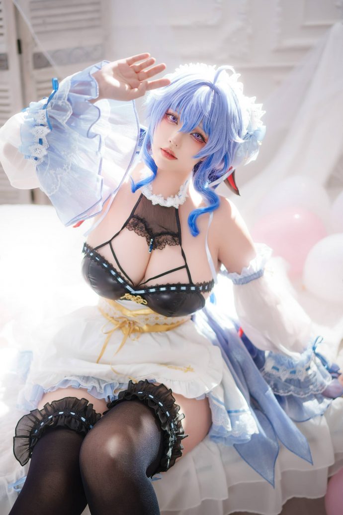 菌烨tako原神COS赏析：JK版甘雨展现冷静与优雅的完美演绎
