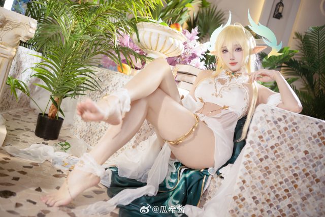 瓜希酱金狮COS：演绎《碧蓝航线》舰娘精灵般的优雅与魅惑