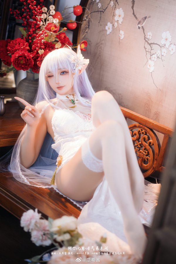朱阁花影间的优雅延展:瓜希酱「香气来朱阁」阿尔比恩cos赏析 朱阁花影间的优雅延展:瓜希酱「香气来朱阁」阿尔比恩cos赏析