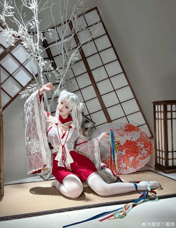 面饼仙儿碧蓝航线COS赏析:演绎跨年新年版三隈的娇俏与优雅 面饼仙儿碧蓝航线COS赏析:演绎跨年新年版三隈的娇俏与优雅