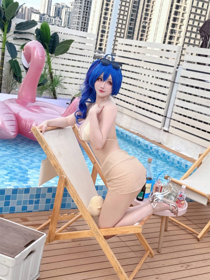 rioko凉凉子泳装圣路易斯COS:优雅与性感并存的泳池氛围神作 rioko凉凉子泳装圣路易斯COS:优雅与性感并存的泳池氛围神作