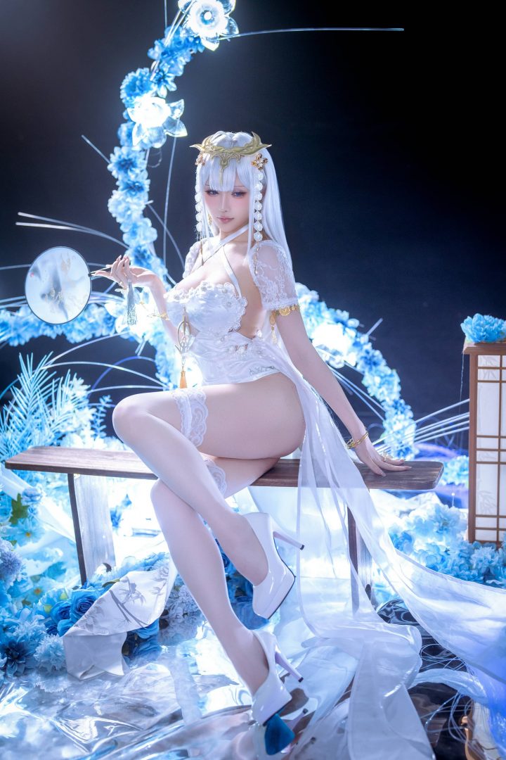 星之迟迟埃姆登COS：旗袍高开叉演绎碧蓝航线舰娘的冷感优雅