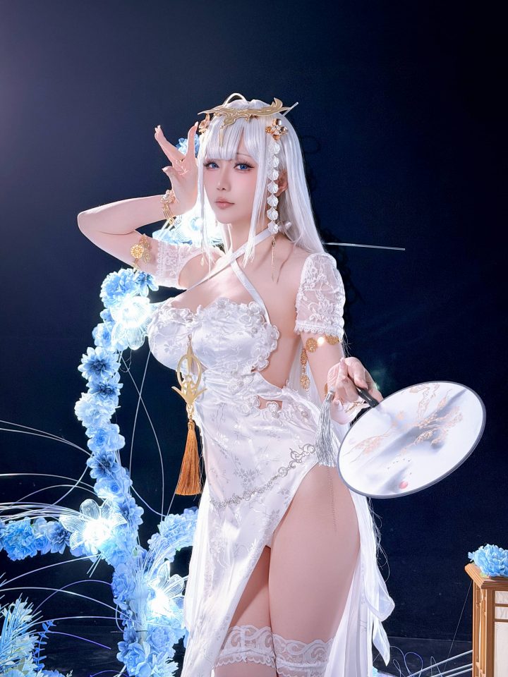 星之迟迟埃姆登COS：旗袍高开叉演绎碧蓝航线舰娘的冷感优雅