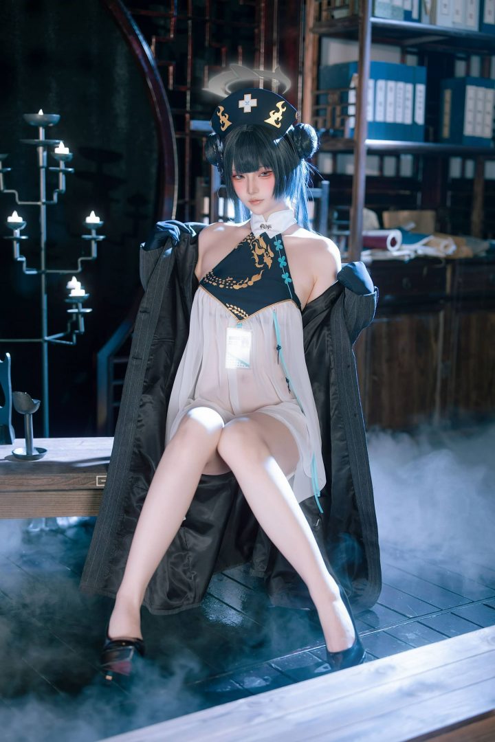 屿鱼Yukako碧蓝档案COS｜演绎护士版妃咲温柔与距离感的极致