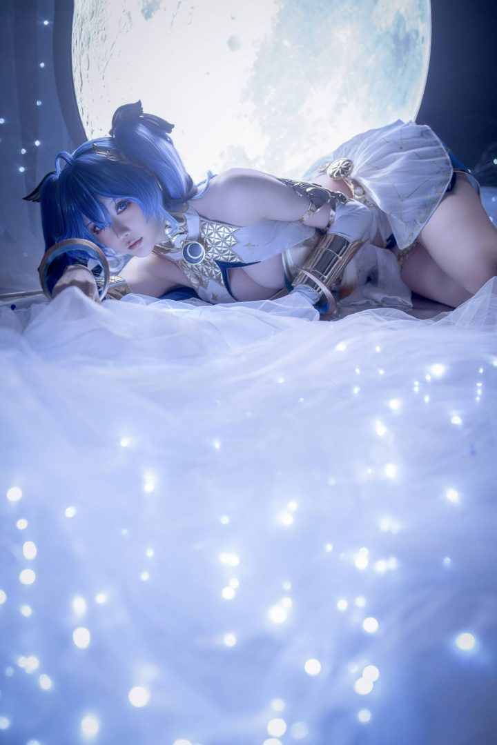 鸣潮尤诺COS赏析：星之迟迟如何演绎命运观测者的神秘与距离感