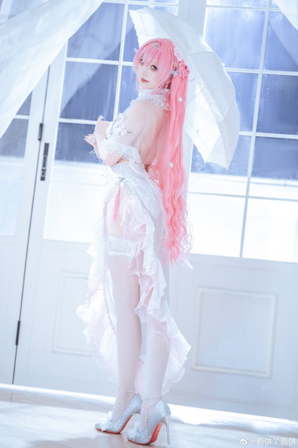 胜利女神妮姬桃乐丝COS：面饼仙儿的漂亮性感演绎与趣味细节