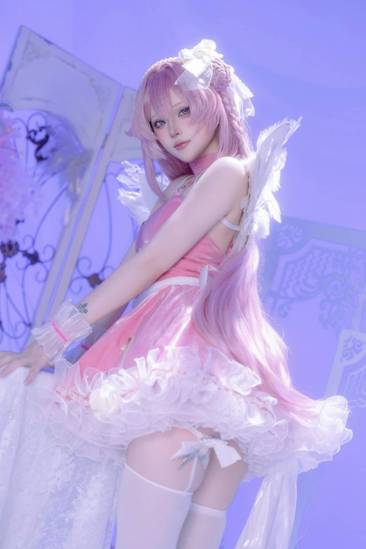 屿鱼Yukako桃乐丝COS｜妮姬黎明派对版神性与柔美的极致平衡