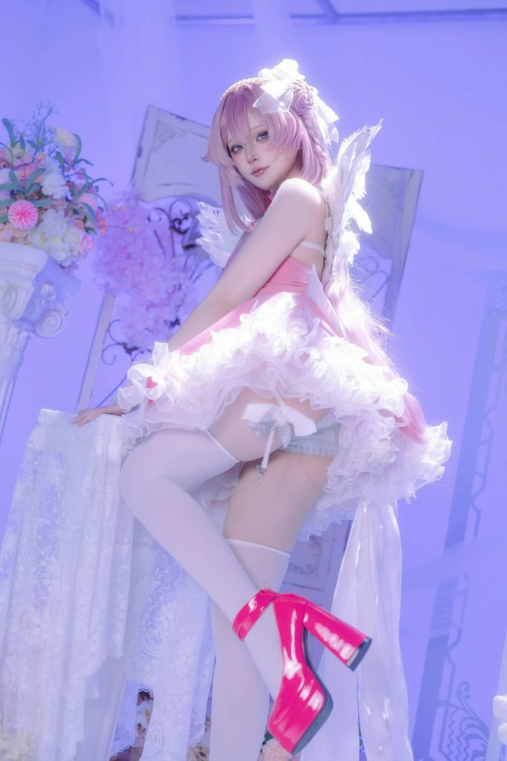 屿鱼Yukako桃乐丝COS｜妮姬黎明派对版神性与柔美的极致平衡