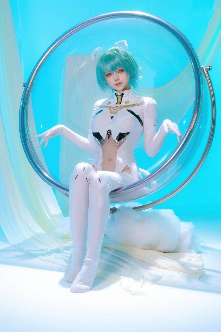 屿鱼Yukako纳希莫夫COS：掉进喵喵海军上将气质中的温柔陷阱