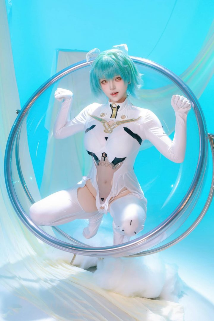 屿鱼Yukako纳希莫夫COS：掉进喵喵海军上将气质中的温柔陷阱