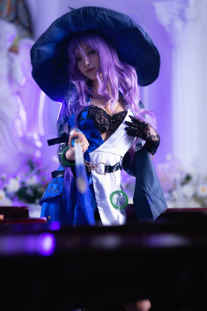 Shika小鹿鹿翡翠COS赏析：完美演绎崩坏星穹铁道角色的神秘优雅