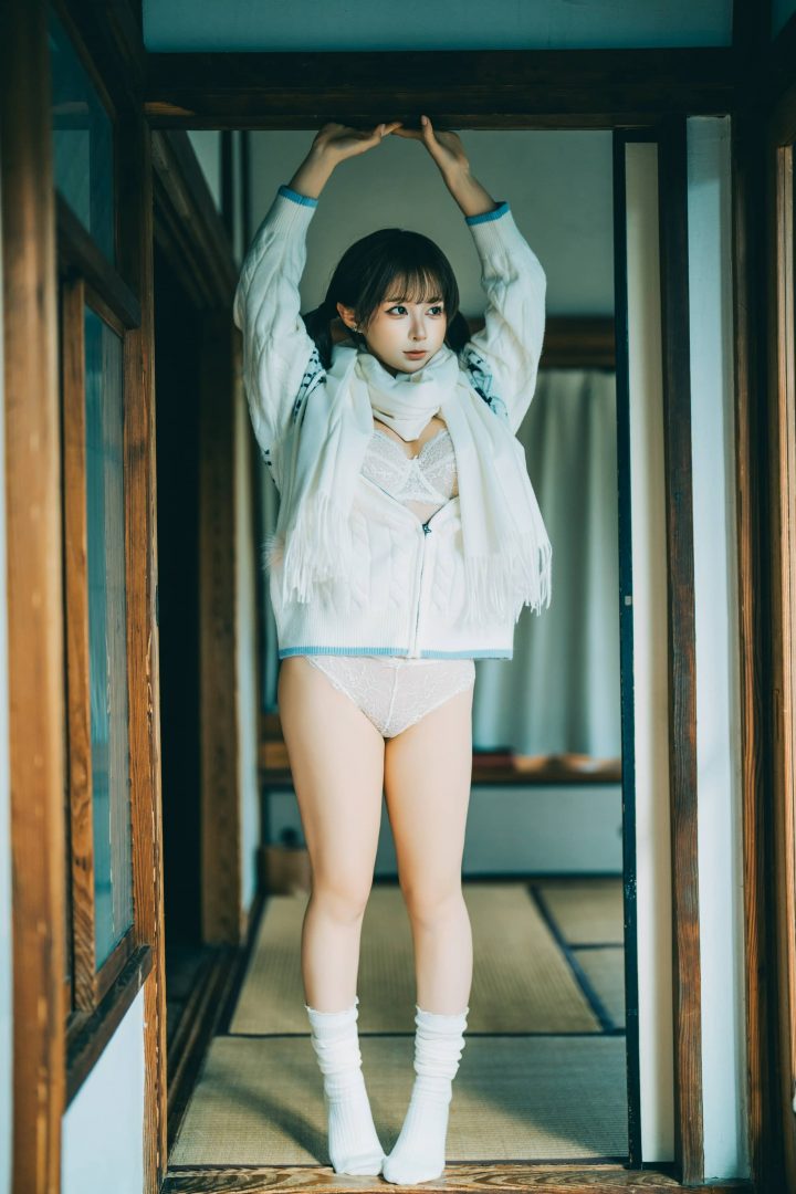 蠢沫沫毛衣比基尼COS赏析｜情人节甜美少女×清新可爱又性感！