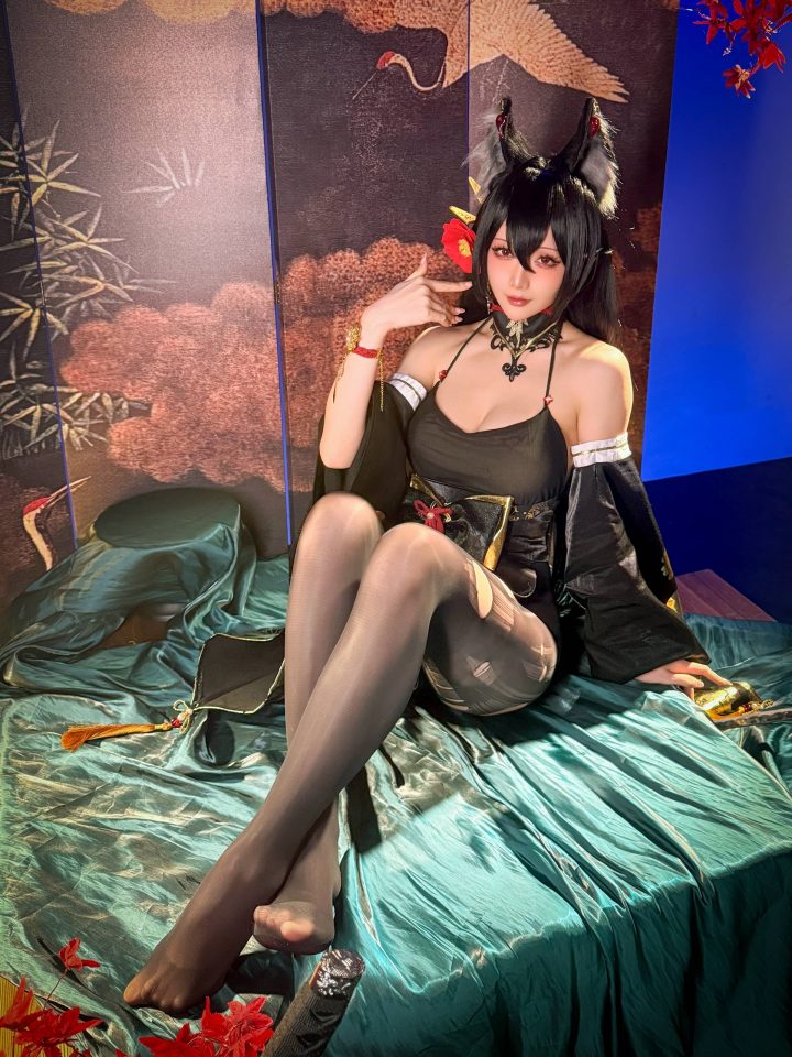 碧蓝航线近江COS：星之迟迟和服丝袜的冷艳美学如何拿捏到极致