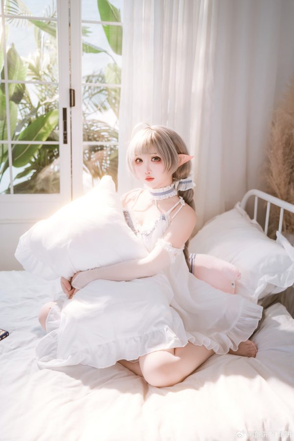 碧蓝航线睡衣埃佛森COS赏析：梦幻午后，面饼仙儿的慵懒时光