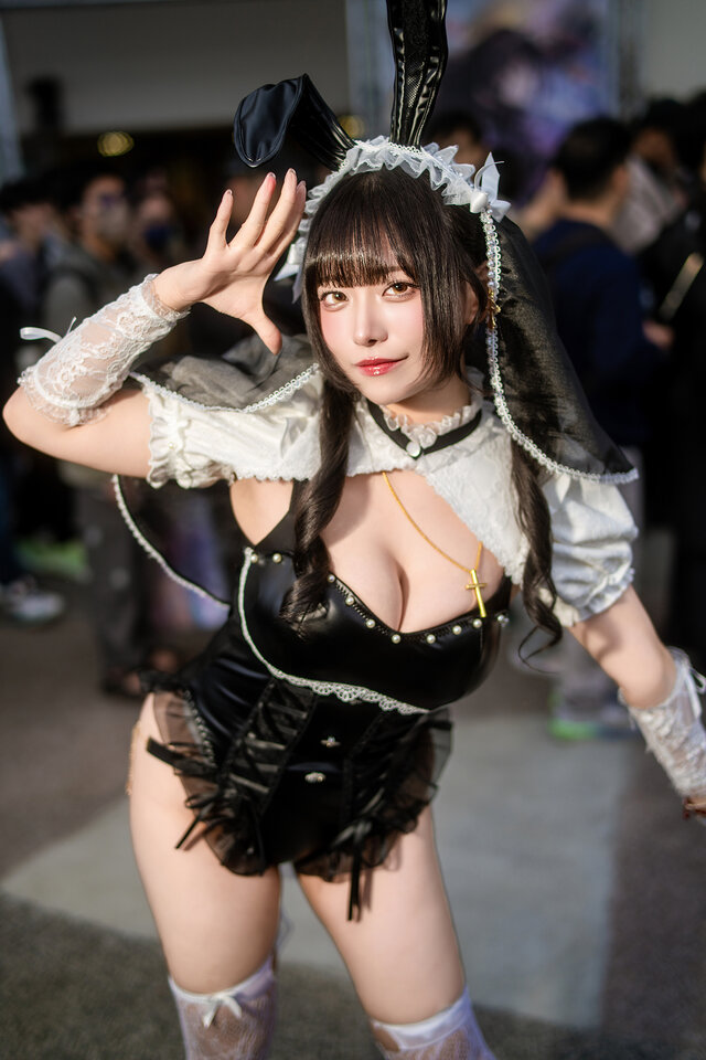 葵Aoi兔女郎COS细节大赏：演绎仰望天空与俏皮吐舌的极致诱惑