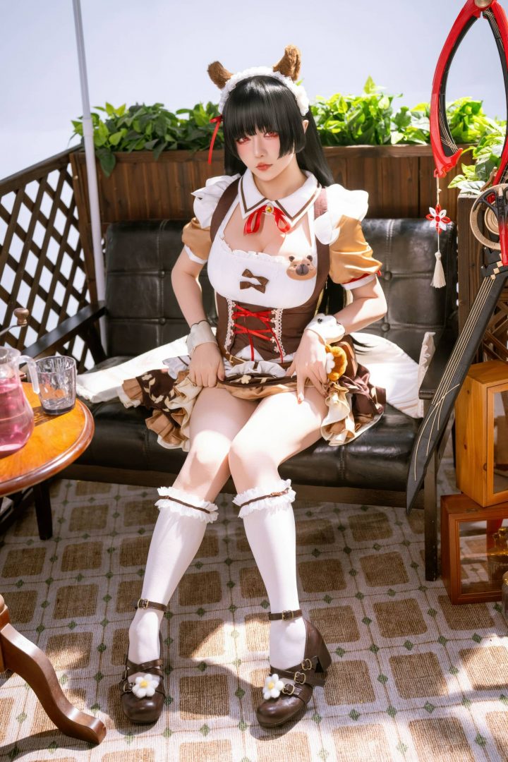 星之迟迟朽叶千咲COS赏析：演绎咖啡女仆的温柔俏皮与轻熟性感